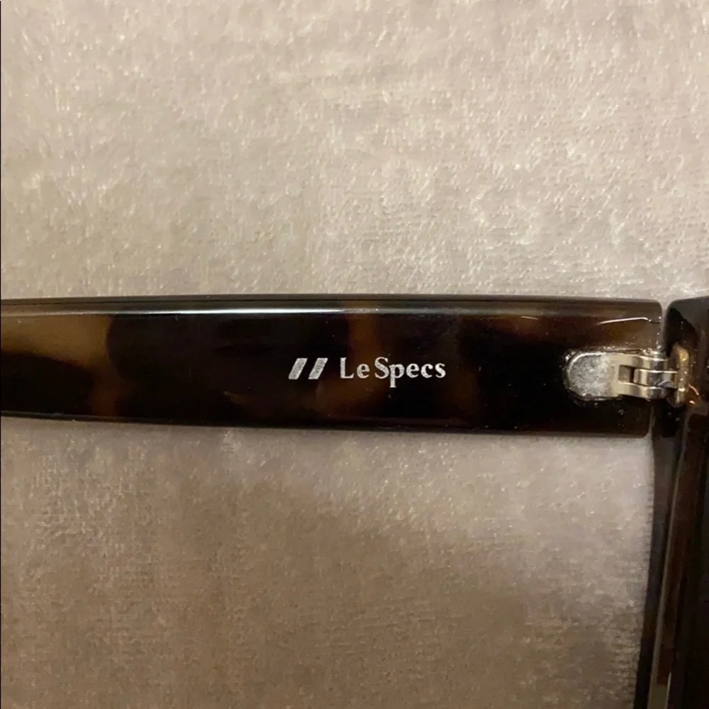 LE SPECS “LIAR LIAR” SUNGLASSES VOLCANIC TORT - Picture 4 of 6